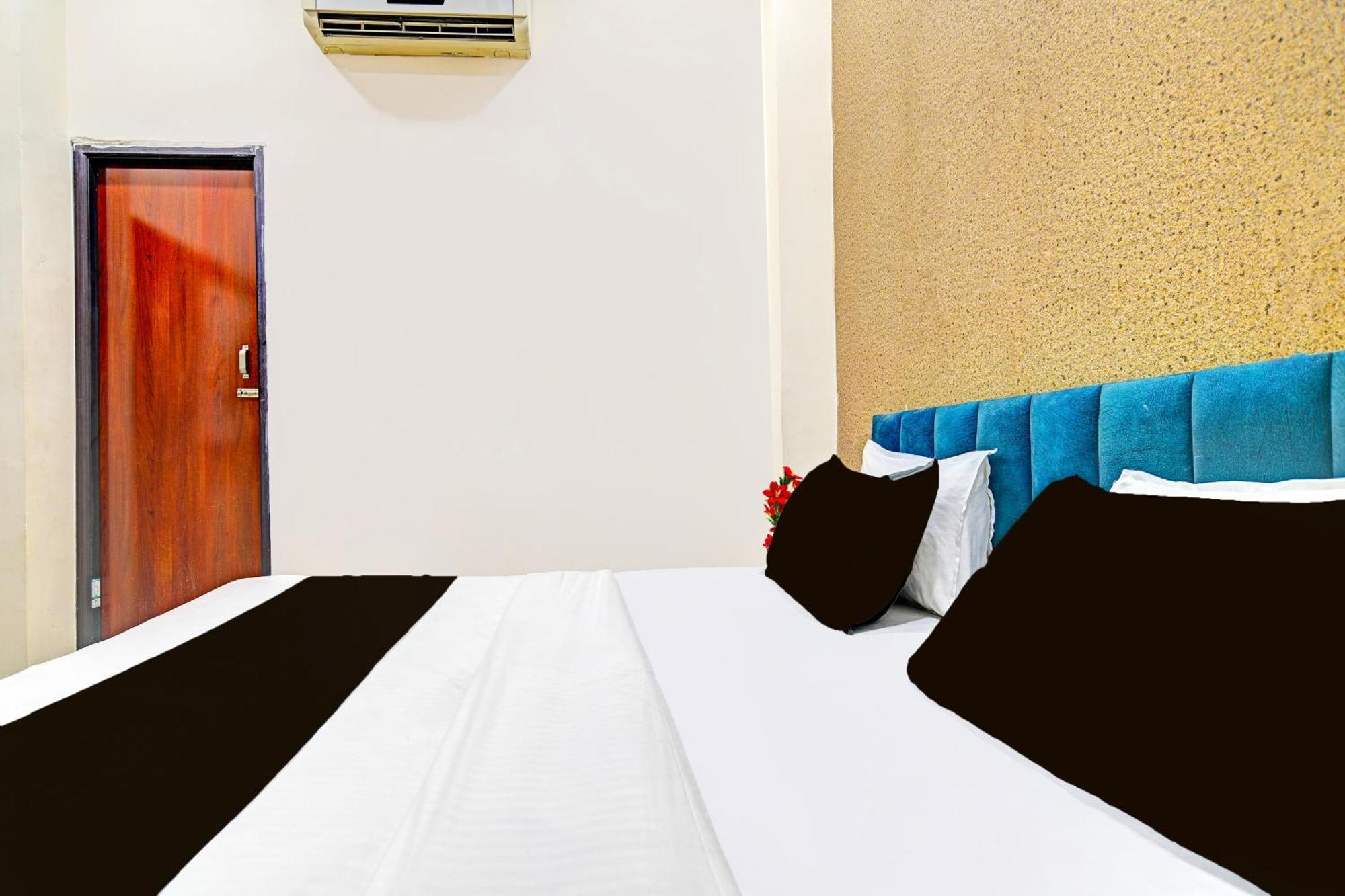 Super Hotel O Hanuman Naka Ujjain Formerly Krishna Palace Buitenkant foto