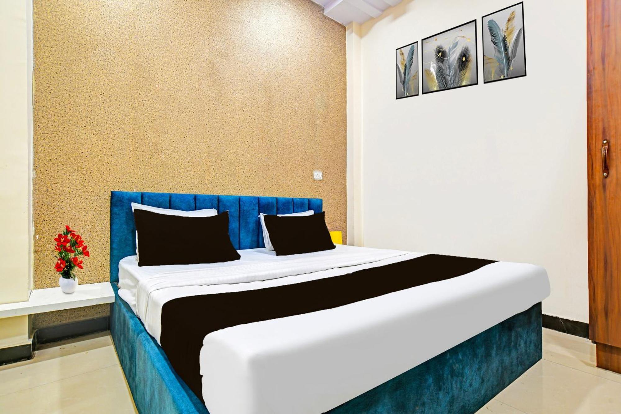 Super Hotel O Hanuman Naka Ujjain Formerly Krishna Palace Buitenkant foto