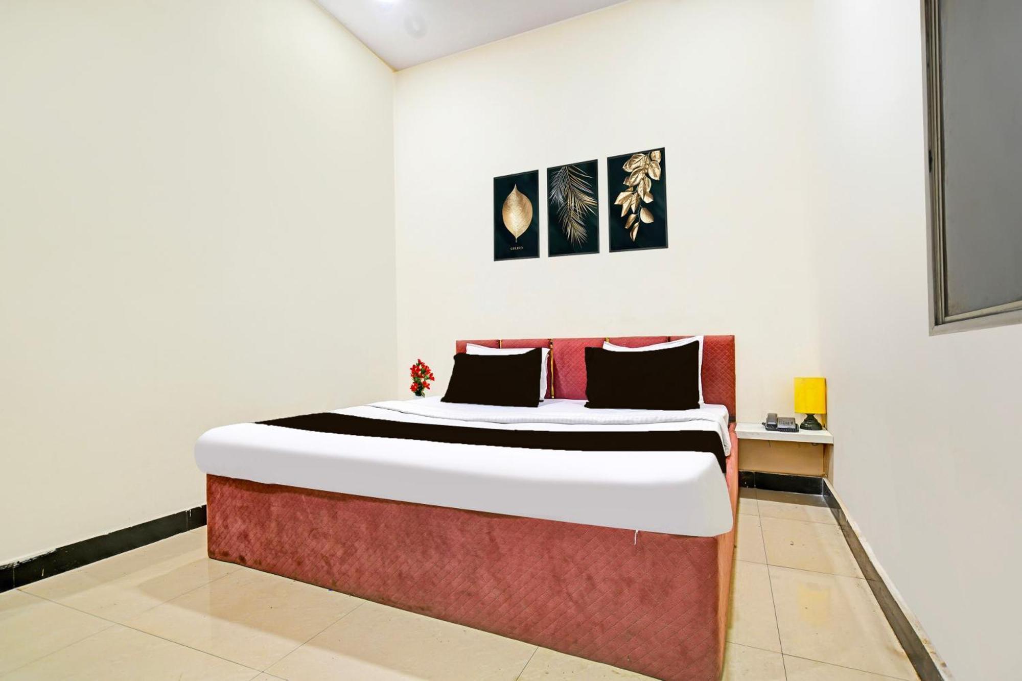 Super Hotel O Hanuman Naka Ujjain Formerly Krishna Palace Buitenkant foto